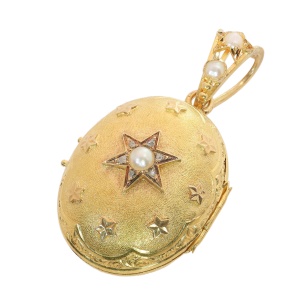 Victorian Star Locket Pendant in 18K Gold, circa 1860, with Diamonds and Pearls